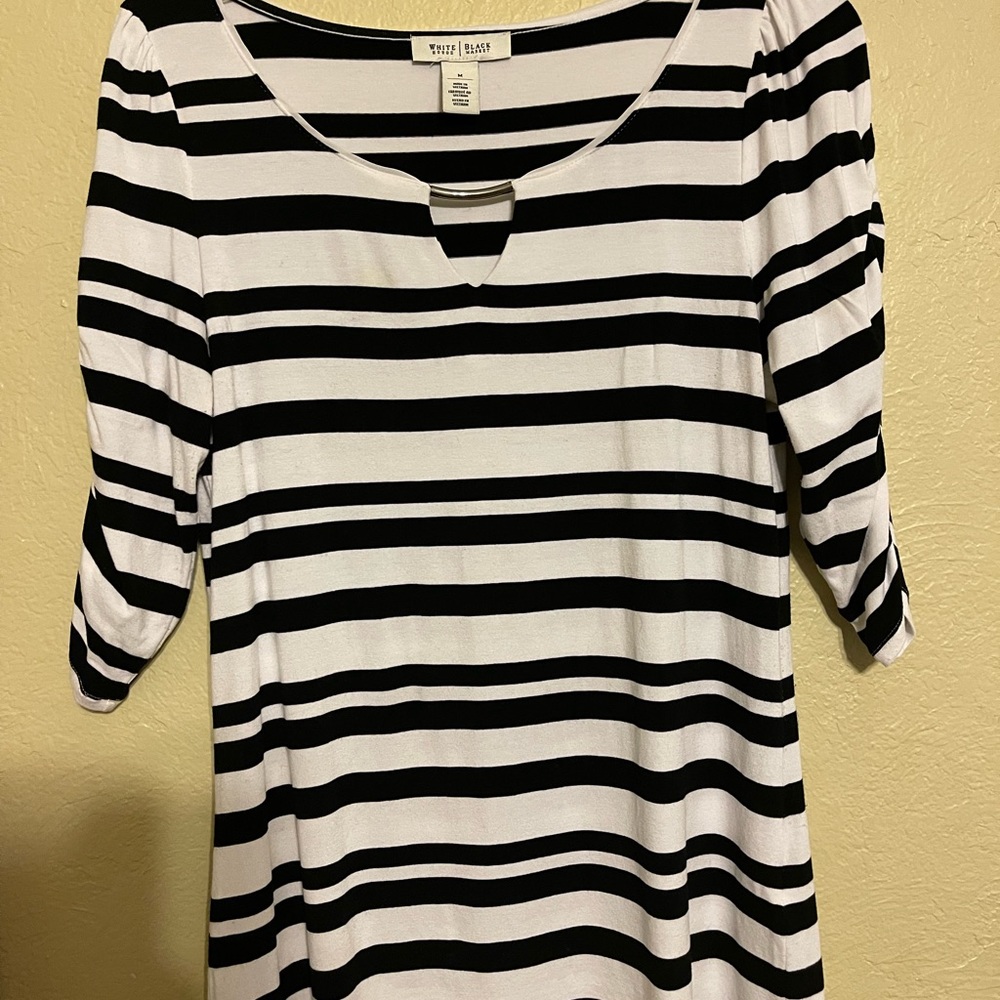 White House Black Market black and white blouse.Size M